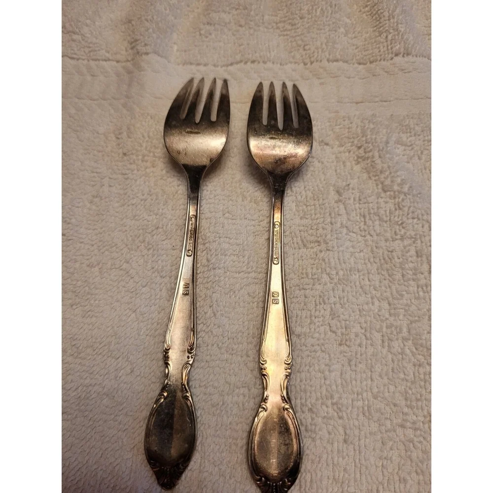 2 PRECIOUS MIRROR 1954 Wm Rogers International Silverplate Salad Forks No monos
